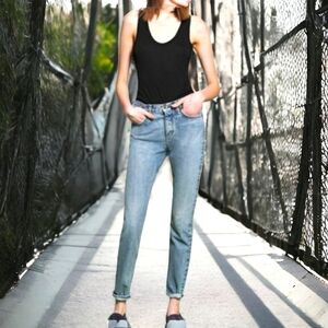 Rag & Bone Huntington blue denim skinny jeans. Cuff up or down. W28 L29